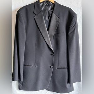 Geoffrey Bean Tuxedo